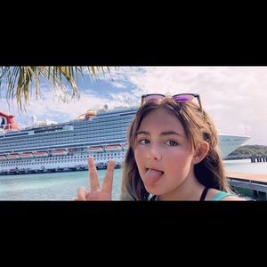 Meet your Posher, Emma